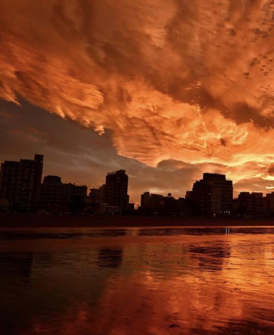 Pequena Casa De Troncos, Detras De Casa Principal No Trabajo Con Tarjeta De Credito Puerto Madryn Esterno foto