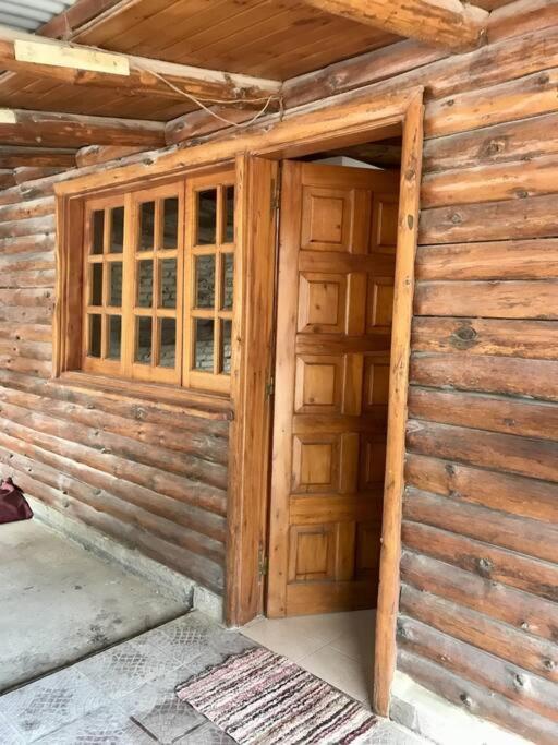 Pequena Casa De Troncos, Detras De Casa Principal No Trabajo Con Tarjeta De Credito Puerto Madryn Esterno foto