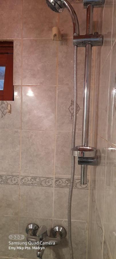 Pequena Casa De Troncos, Detras De Casa Principal No Trabajo Con Tarjeta De Credito Puerto Madryn Esterno foto