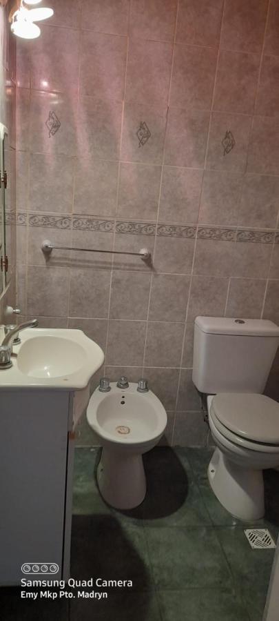 Pequena Casa De Troncos, Detras De Casa Principal No Trabajo Con Tarjeta De Credito Puerto Madryn Esterno foto